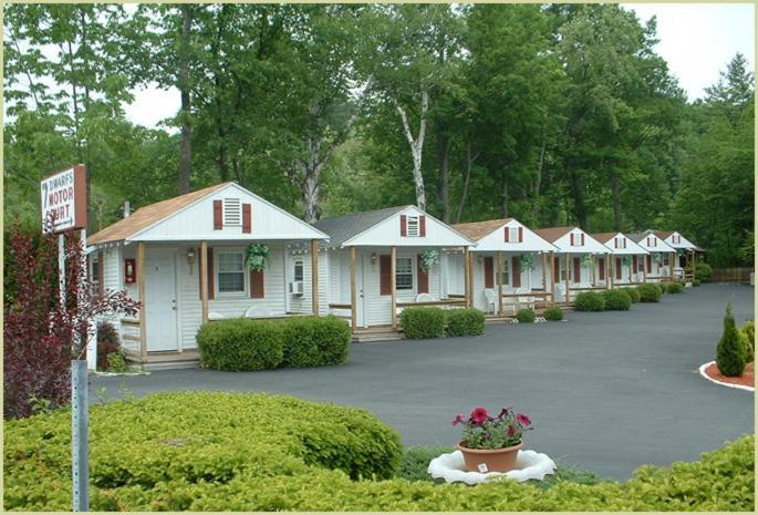 Seven Dwarfs Motel & Cabins Lake George Exterior photo