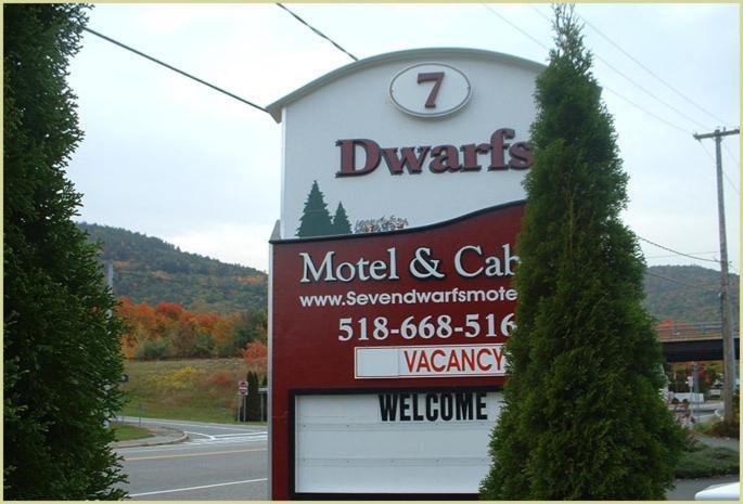 Seven Dwarfs Motel & Cabins Lake George Exterior photo