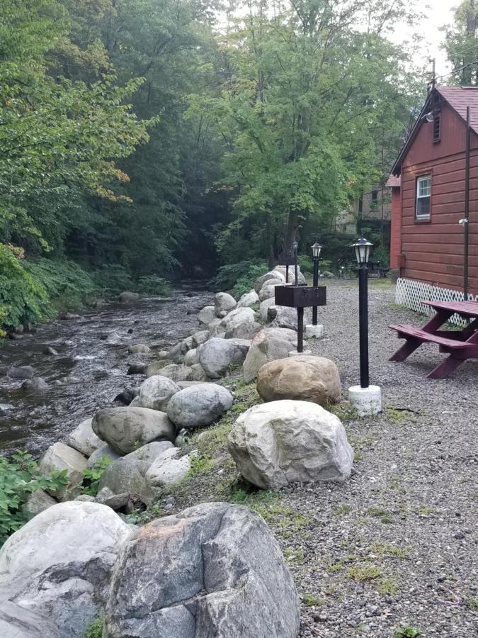 Seven Dwarfs Motel & Cabins Lake George Exterior photo