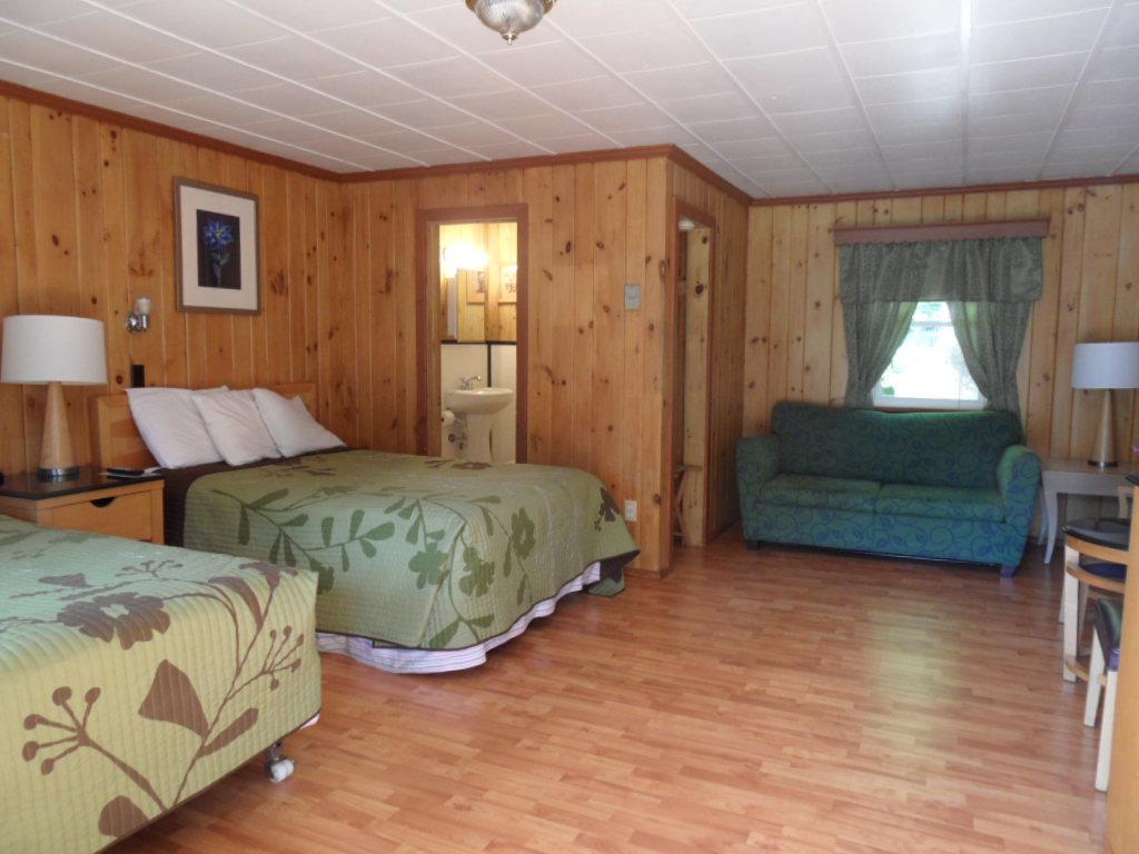 Seven Dwarfs Motel & Cabins Lake George Room photo