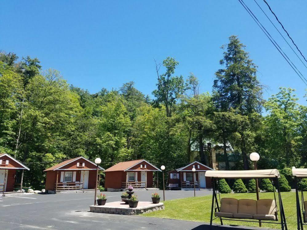 Seven Dwarfs Motel & Cabins Lake George Exterior photo