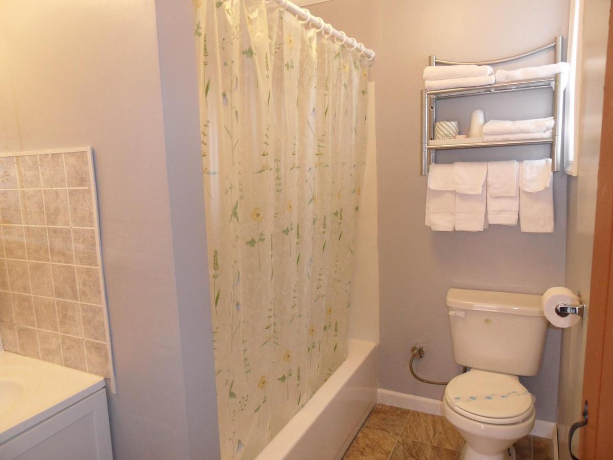Seven Dwarfs Motel & Cabins Lake George Room photo